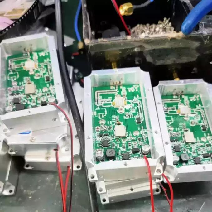 2.4GHz RF 전력 증폭기 모듈 고전력 5W - 반대 드론 시스템을 위한 200W